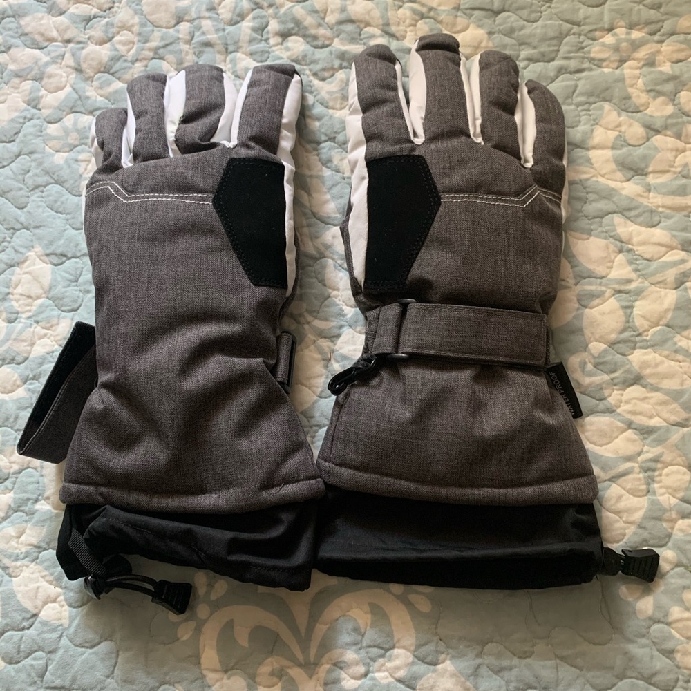 Andorra gloves